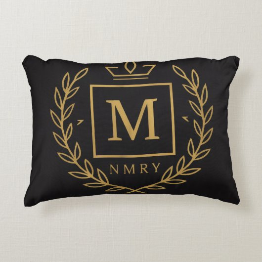 "Royal NMKY Emblem – Monogram M Crest Design" アクセントクッション (正面)