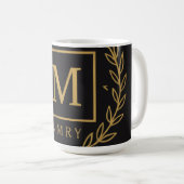 "Royal NMKY Emblem – Monogram M Crest Design" コーヒーマグカップ (正面右)