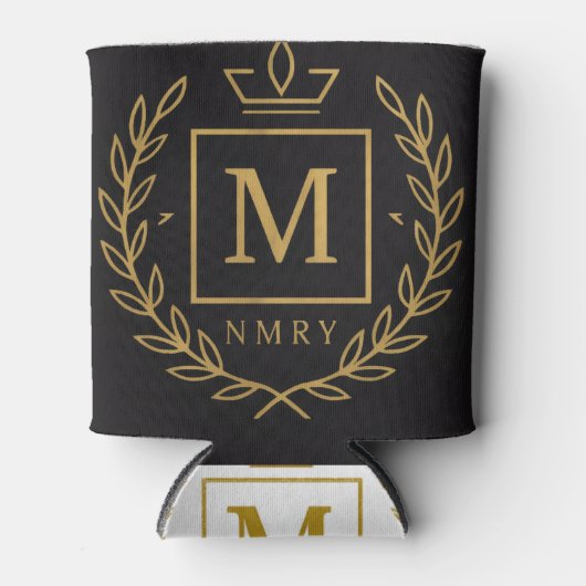 "Royal NMKY Emblem – Monogram M Crest Design" 缶クーラー (正面)
