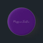 Royal Purple Plain Elegant Minimalist Calligraphy 缶バッジ<br><div class="desc">Represent yourself with this modern,  elegant design. This template can be customized to meet all professional occupations.</div>
