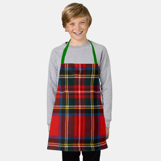 Royal Stewart Red Plaid Green Strap Apron エプロン (着用した状態)