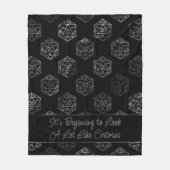 RPGクリスマス | ファンタジー卓上レトロゲーマーサイコロ フリースブランケット (正面)