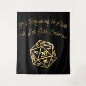 RPGクリスマス |金ゴールドファンタジーテーブルトップゲーマーサイコロ タペストリー (正面)