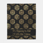 RPGクリスマス |金ゴールドファンタジーテーブルトップゲーマーサイコロ フリースブランケット (正面)