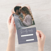 RSVPとエレガントモダンの暗い結婚灰色の写真 オールインワン招待状 (貼ってはがせる)
