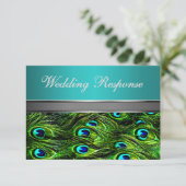 RSVPカードを結婚しているティール（緑がかった色）及び緑の孔雀の羽 出欠カード (スタンド正面)