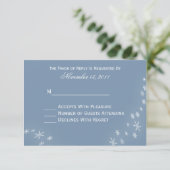 RSVPカードを結婚する下る雪片の冬 出欠カード (スタンド正面)
