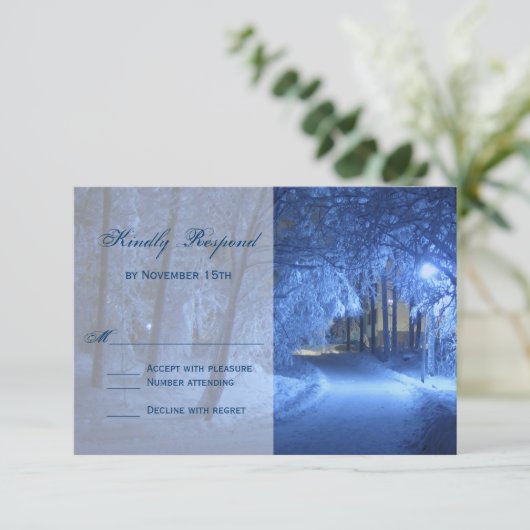 RSVPカードを結婚する冬休みの夕べの雪 出欠カード (スタンド正面)