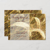 RSVPカードを結婚する素朴な国の小麦畑の農場 出欠カード (正面/裏面)