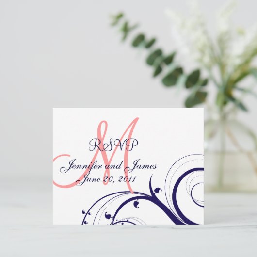 RSVPカード渦巻の濃紺の珊瑚のピンクの結婚 出欠カード (スタンド正面)