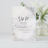 RSVPグレーエレガントおよび淡い色の金ゴールドのソフトクラウド 出欠カード (スタンド正面)
