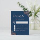 RSVP -バラ金ゴールドピンクとネイビーブルーフローラ インビテーションポストカード (スタンド正面)