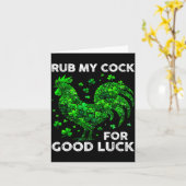 Rub My For Good Luck Funny St Patrick's Day Chicke カード (黄色い花)