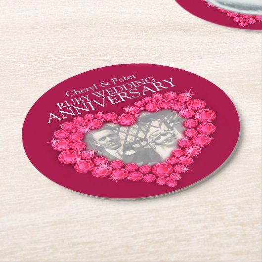 Rubyの結婚記念日ハート写真赤コースター ラウンドペーパーコースター (アングル)