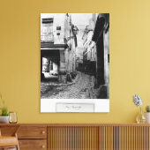 Rue Chanoinesse，パリのrue des Chantresから キャンバスプリント (インサイチュ (リビング))
