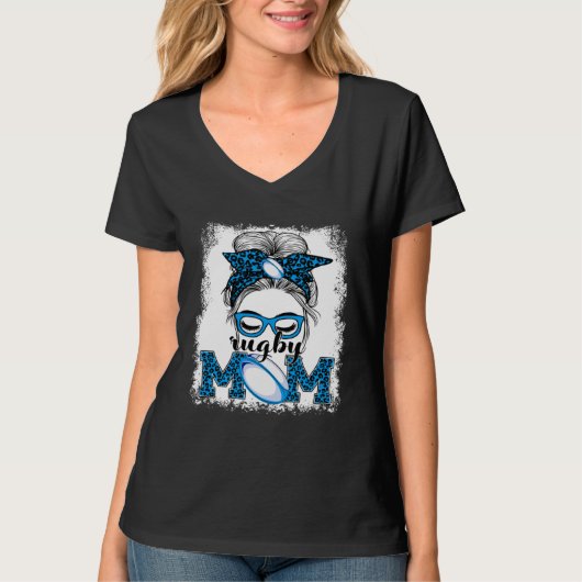 Rugby Mom Mother's Day Game Day Messy Bun Leopard Tシャツ (正面)