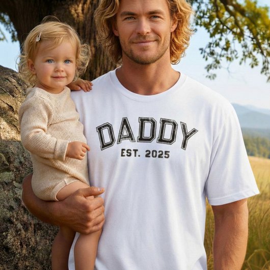 Rugged Black Bold Name Year Dad Established Tシャツ