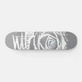 Rugged Rose Graffiti Art – White Drip Rose on Grey スケートボード (横)