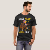 Run Now Gobble Later Thanksgiving Day Race Turkey Tシャツ (正面フル)
