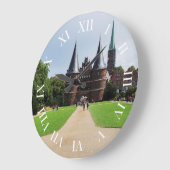 Runde Wanduhr römische Ziffern Lübeck Holstentor ラージ壁時計 (傾斜)