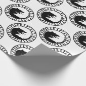 Runicものすごいオオカミのバイキングのnorseの北欧人のrunes ラッピングペーパー (角)