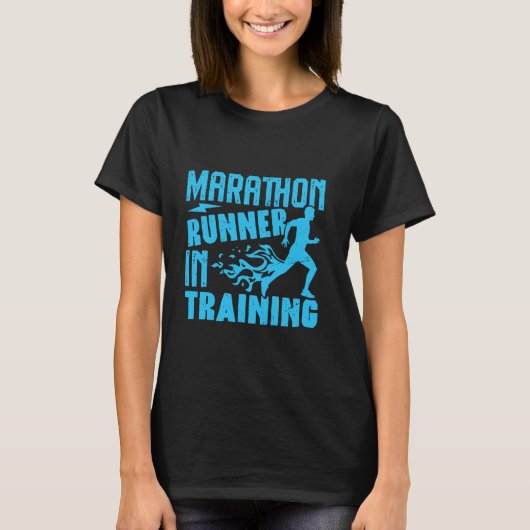 Runner MARATHON RUNNER IN TRAINING Funny Marathon Tシャツ (正面)
