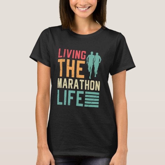 Runners LIVING THIS MARATHON LIFE Funny Marathon Tシャツ (正面)