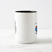 Running On Autopilot Funny Design – Coffee Lover H ツートーンマグカップ (中央)