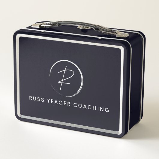 Russ Yeager Coaching シグネチャーロゴ メタルランチボックス (裏面)