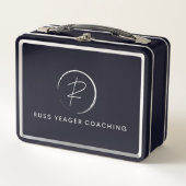 Russ Yeager Coaching シグネチャーロゴ メタルランチボックス (正面)