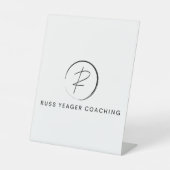 Russ Yeager Coaching シグネチャーロゴ 台座サイン (正面)