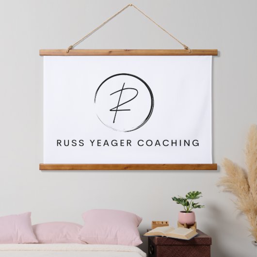 Russ Yeager Coaching シグネチャーロゴ 吊り下げ型タペストリー (寝室)