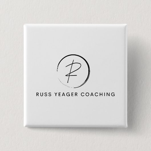 Russ Yeager Coaching シグネチャーロゴ 缶バッジ (正面)