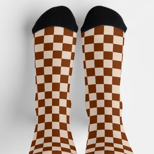 Rust brown and beige checkerboard pattern ソックス (上部)