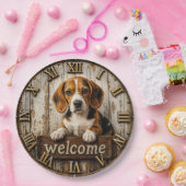 Rustic Beagle Welcome Farmhouse ペーパープレート (パーティー)