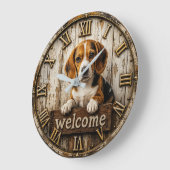 Rustic Beagle Welcome Farmhouse ラージ壁時計 (傾斜)