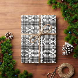 Rustic Black and White Plaid Snowflake Christmas ラッピングペーパー