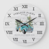Rustic Blue Farmhouse Truck Christmas Family Name ラージ壁時計 (正面)