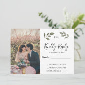 Rustic botanical monogrammed photo Wedding RSVP 招待状 (スタンド正面)