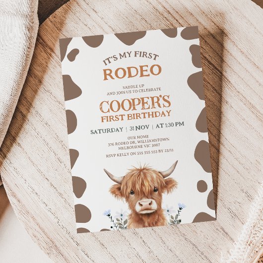 Rustic Brown Highland Cow First Rodeo Birthday 招待状