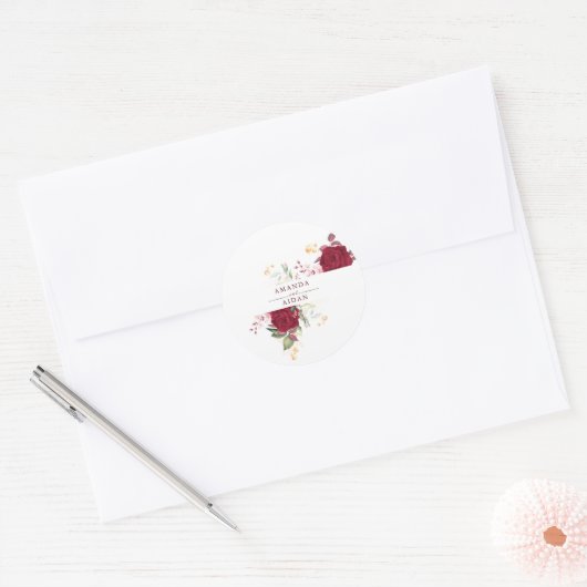 Rustic Burgundy Red Rose Floral Wedding ラウンドシール (封筒)