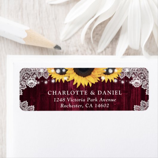 Rustic Burgundy Sunflower Return Address Labels ラベル (インサイチュ)