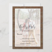 Rustic country barn wood photo wedding RSVP 招待状 (正面)