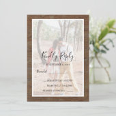 Rustic country barn wood photo wedding RSVP 招待状 (スタンド正面)