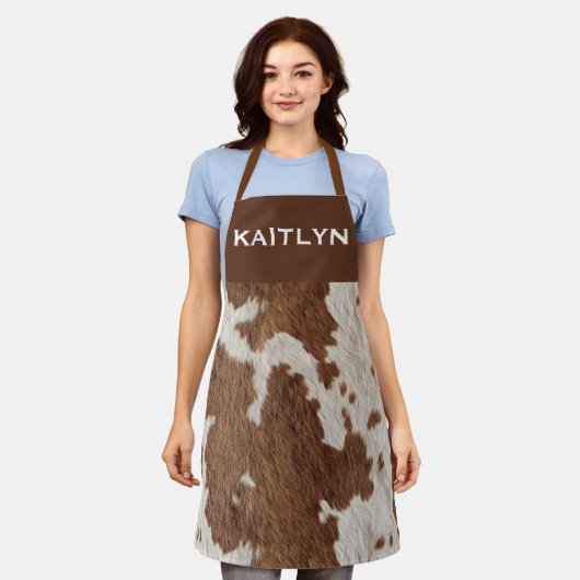 Rustic Cow Faux Fur Spots Brown White  エプロン (着用した状態)