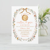 Rustic Cutie Pie Is on the Way Fall Baby Shower 招待状 (スタンド正面)