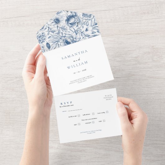 Rustic Dusty Blue Roses & Eucalyptus RSVP ウェディング オールインワン招待状 (貼ってはがせる)