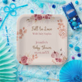 Rustic Fall Pink Pumpkin Fall In Love Baby Shower ペーパープレート (パーティー)