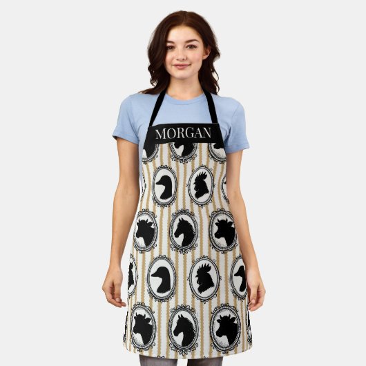 Rustic Farm Kitchen Barnyard Black & Khaki Stripe エプロン (着用した状態)