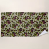 Rustic French Country Vineyard Grapevine Art ビーチタオル (正面)